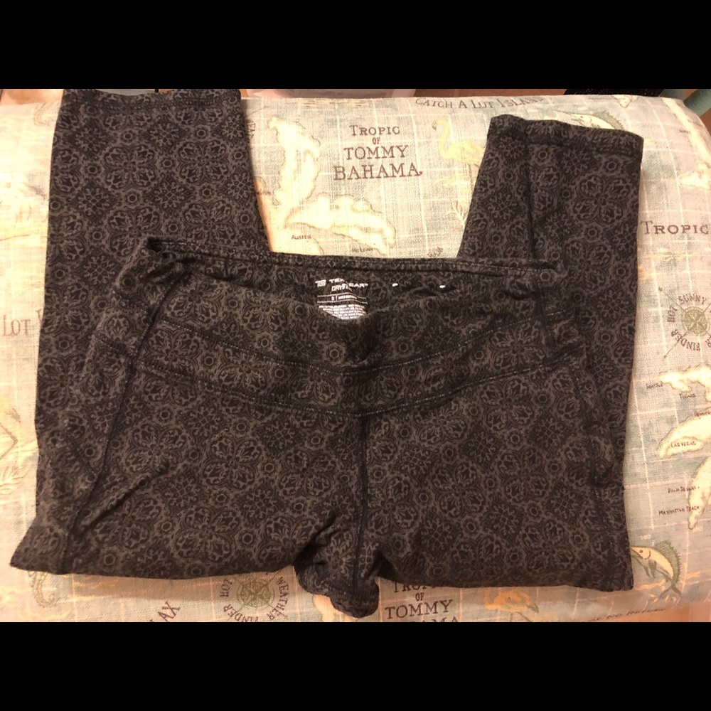 Capris leggings size small